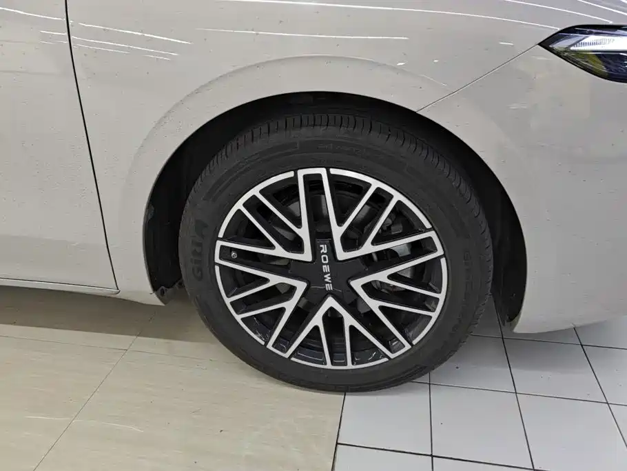 Roewe M7 DMH — миниатюра 6