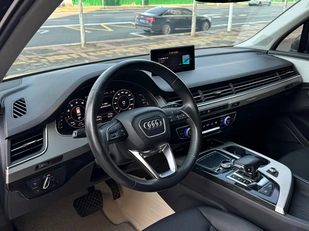 Audi Q7 — миниатюра 10