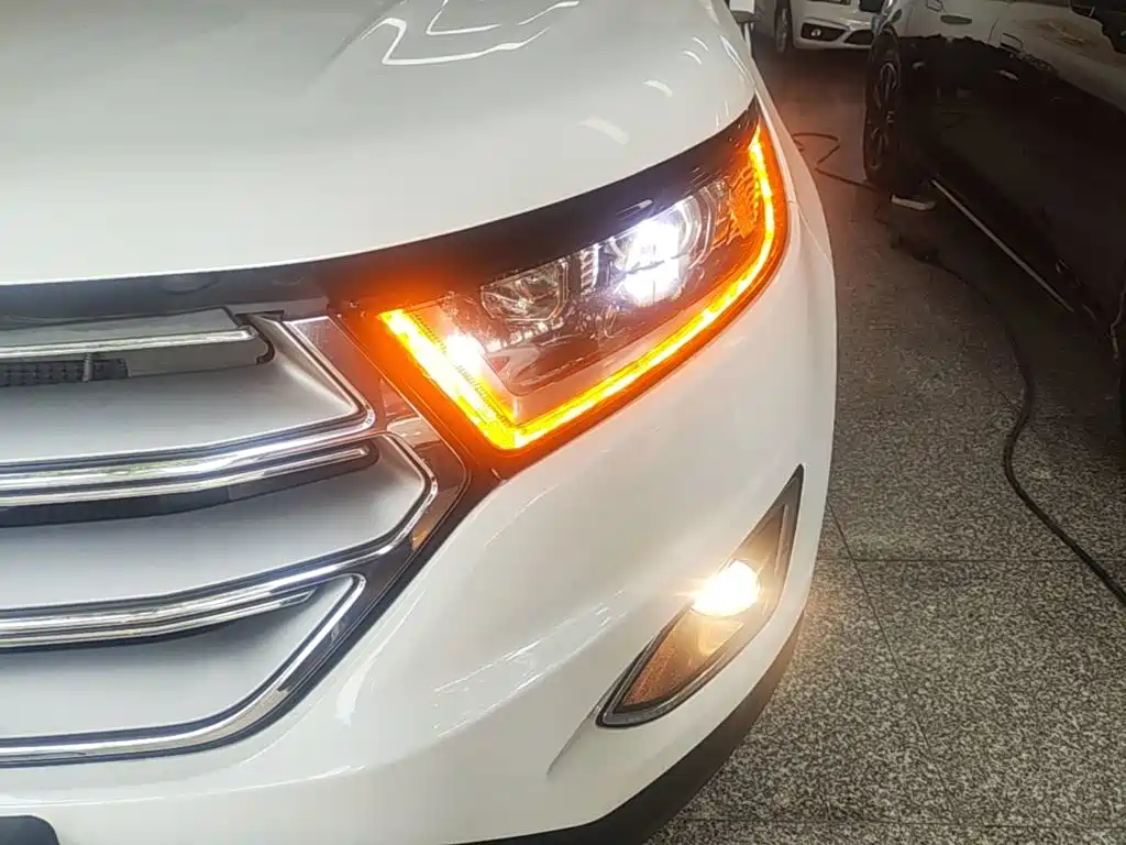 Ford Edge — миниатюра 24