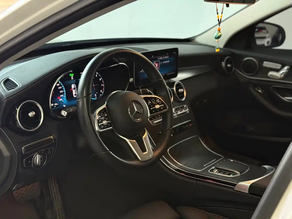 Mercedes-Benz C-Class — миниатюра 10