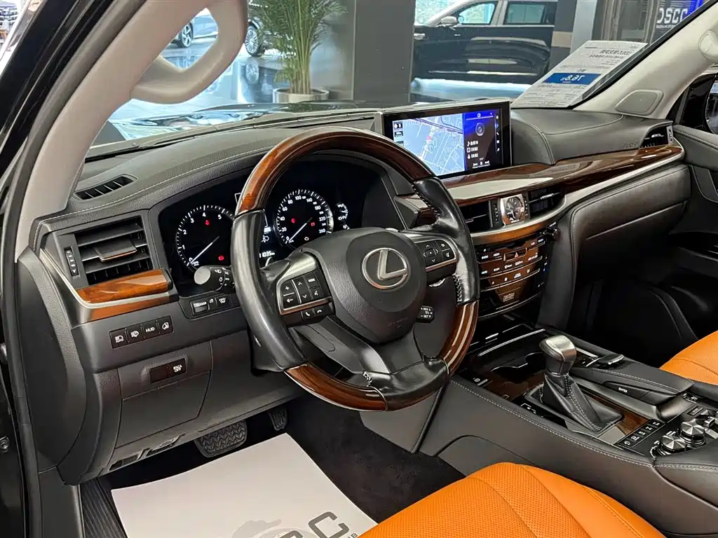 LEXUS LX