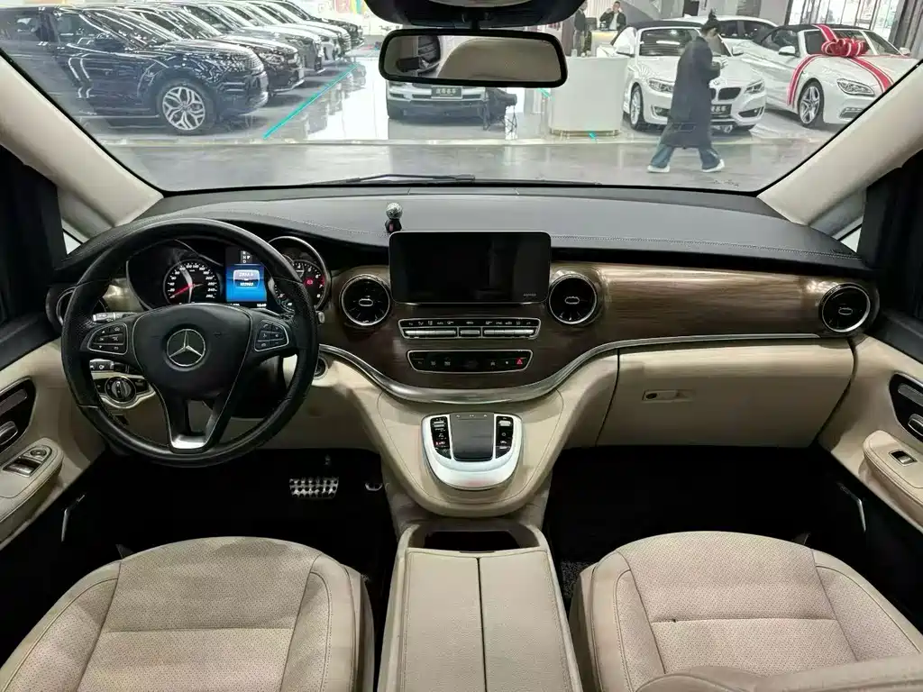 Mercedes-Benz V-Class — миниатюра 4