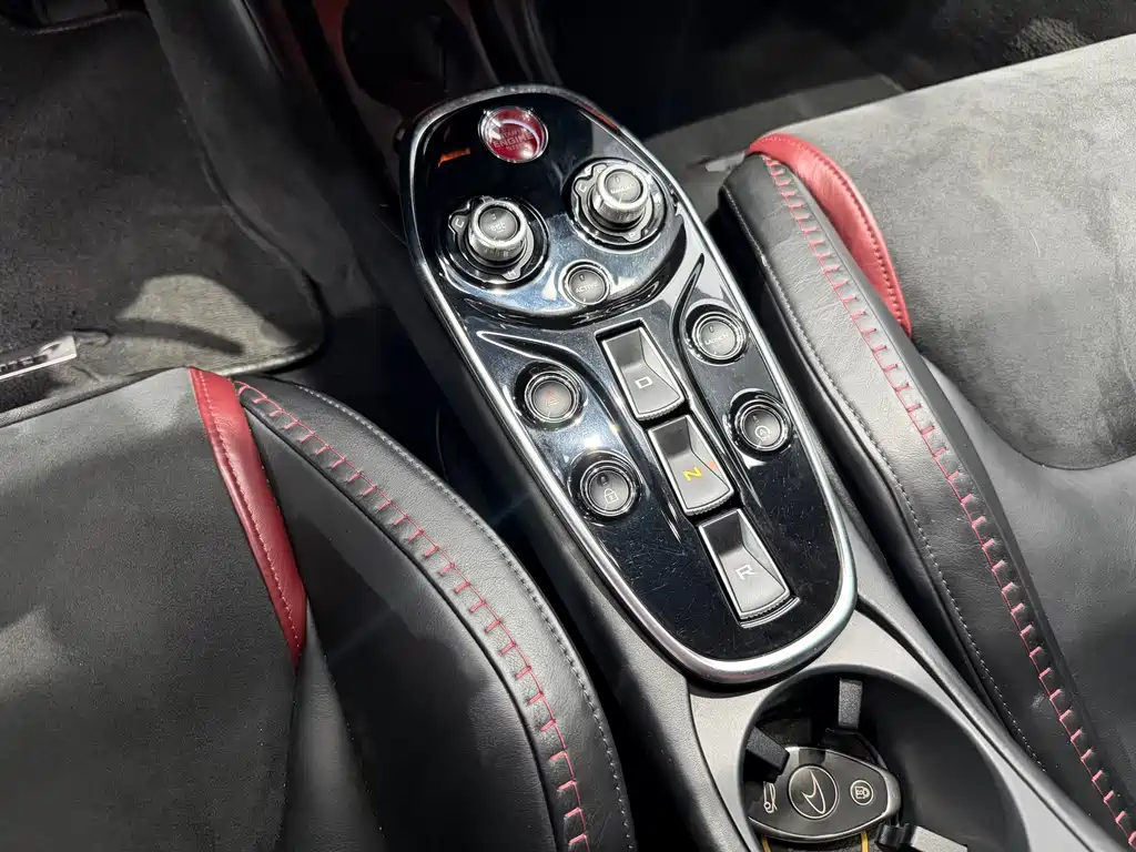 McLaren GT — миниатюра 6