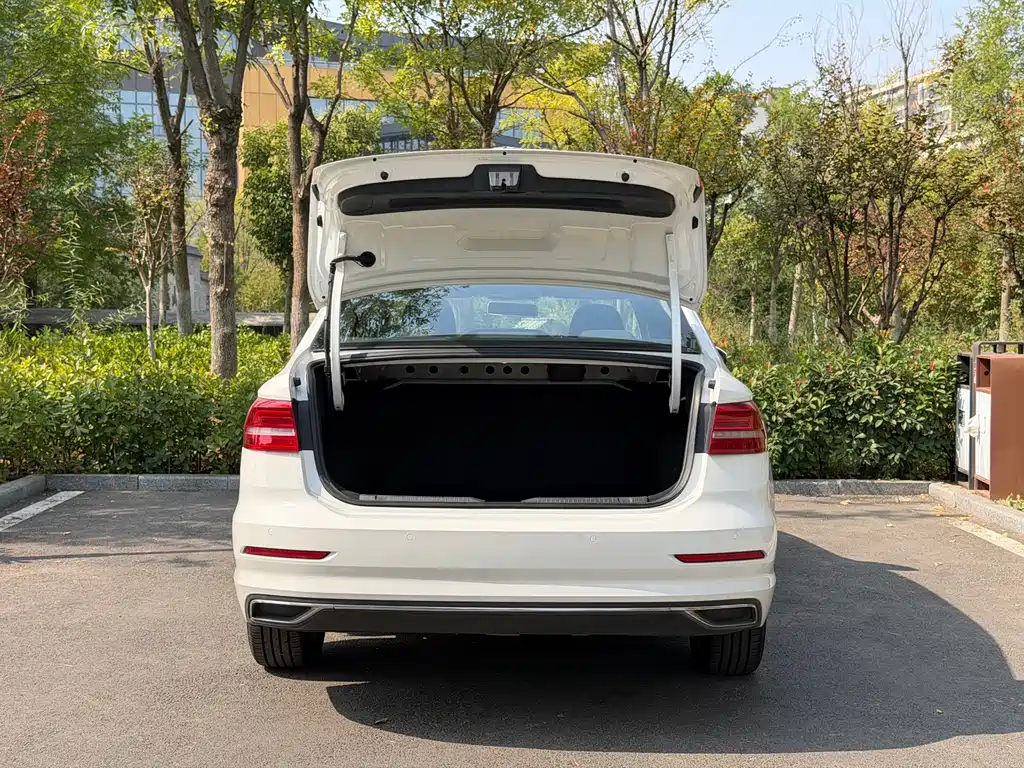 Volkswagen Lavida — миниатюра 9
