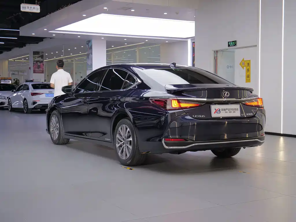 Lexus ES — миниатюра 4