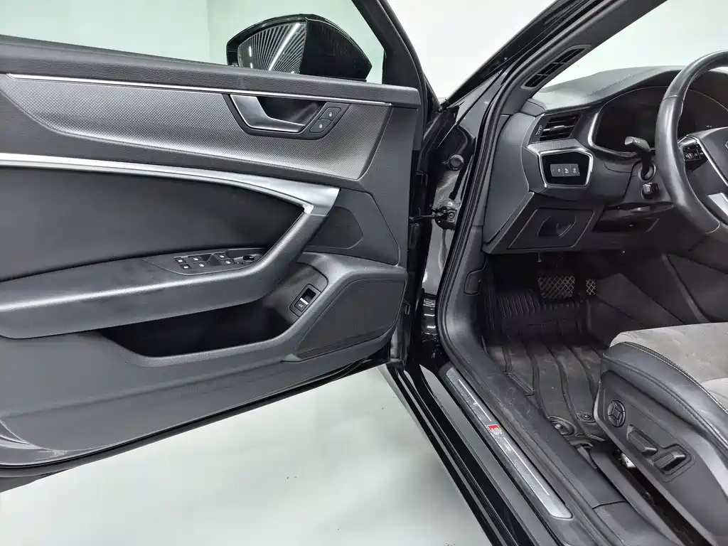 Audi A6L — миниатюра 8