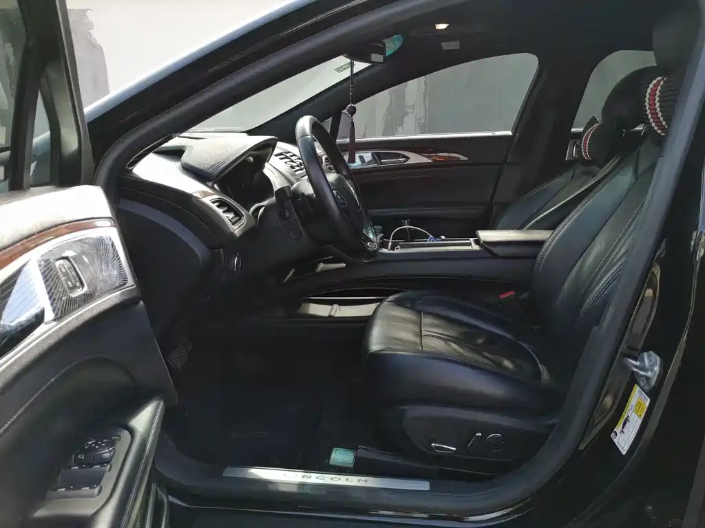 Lincoln MKZ — миниатюра 6