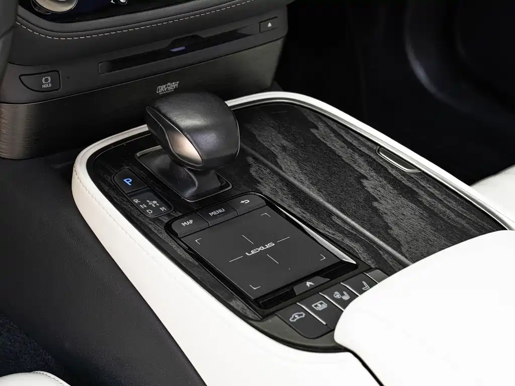 Lexus LS — миниатюра 15