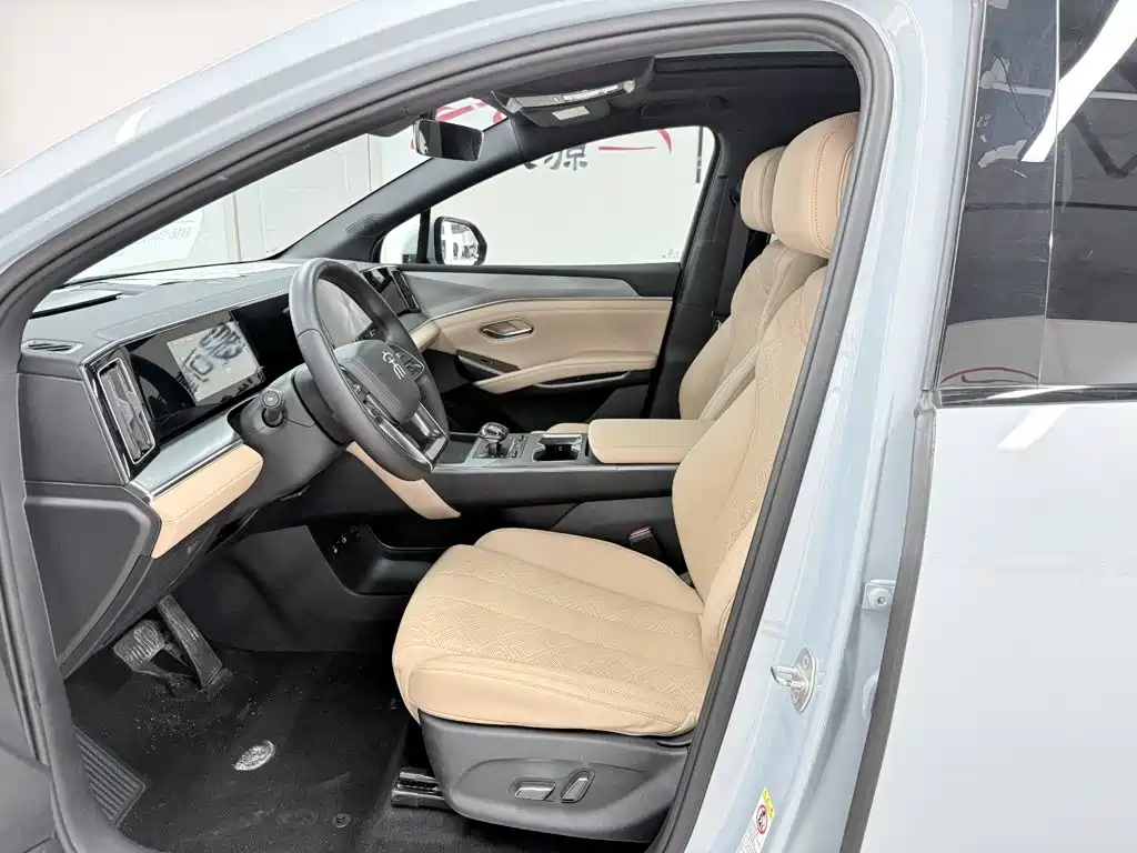 BYD L DM-i — миниатюра 7