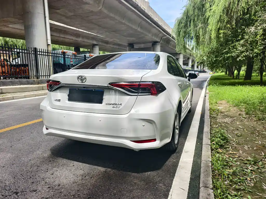 Toyota Corolla — миниатюра 5
