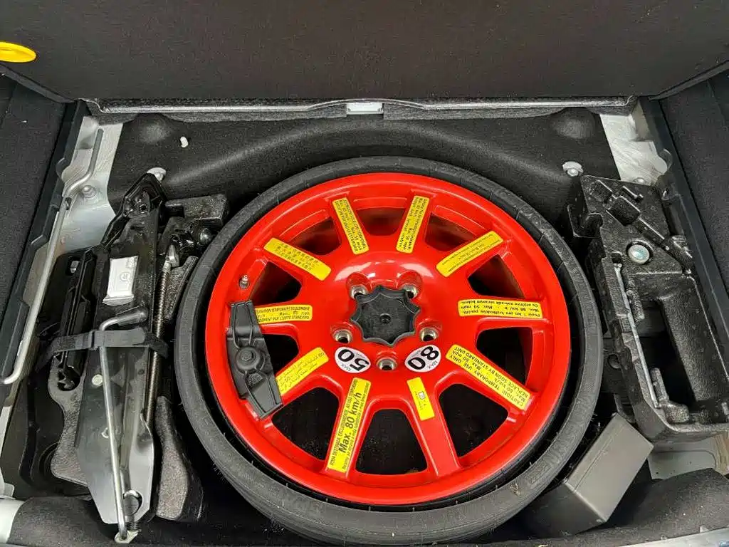 Porsche Cayenne — миниатюра 12