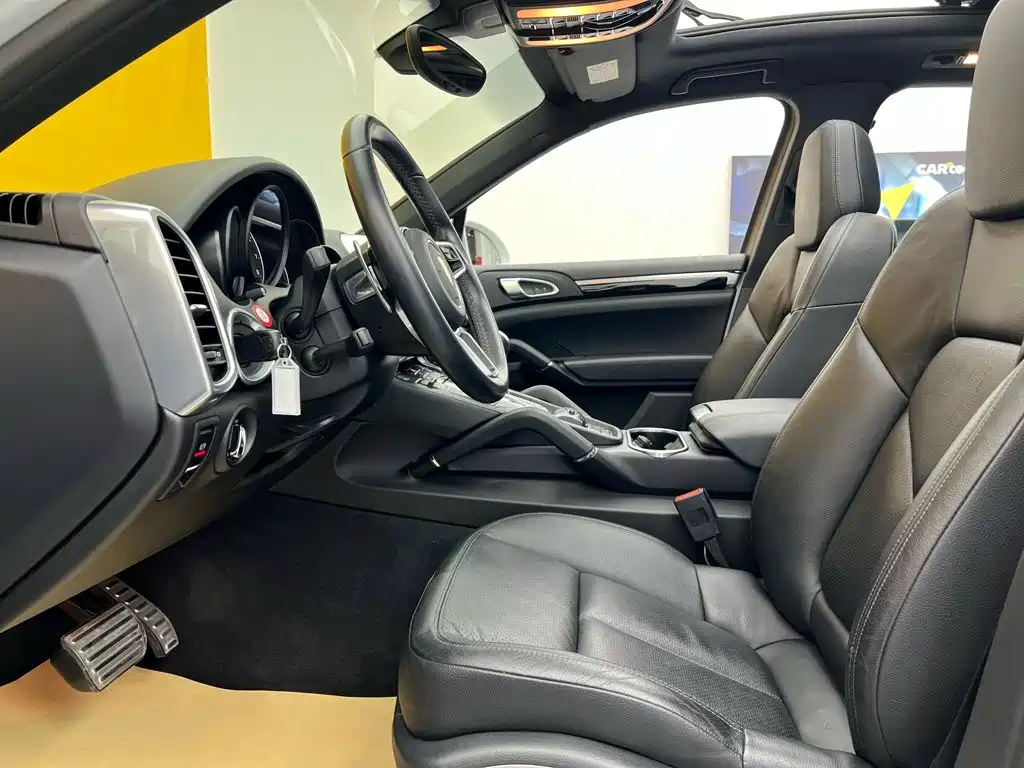 Porsche Cayenne — миниатюра 20
