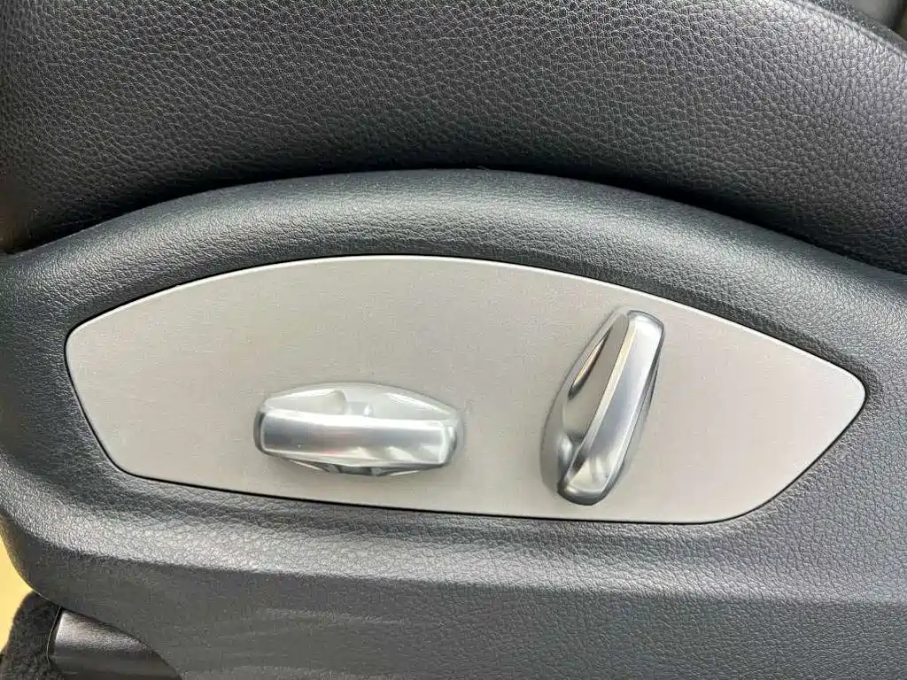 Porsche Cayenne — миниатюра 33