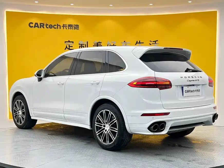Porsche Cayenne — миниатюра 7