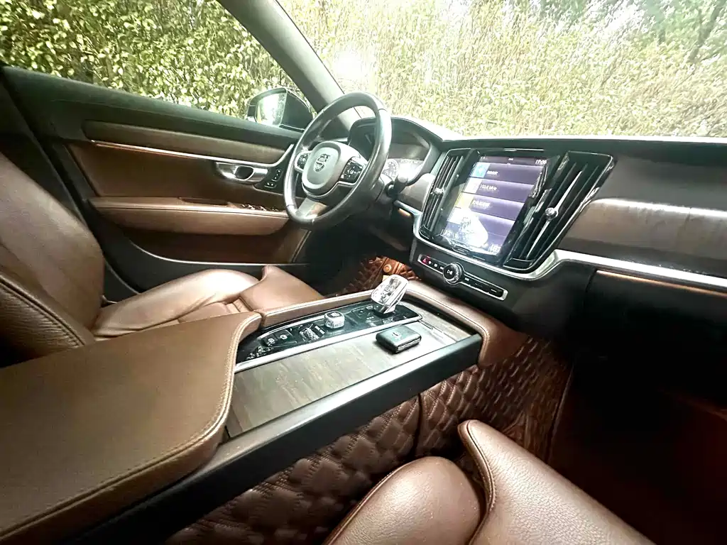 Volvo S90 — миниатюра 7