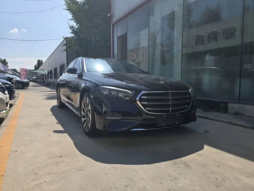 Mercedes-Benz E-Class — миниатюра 3