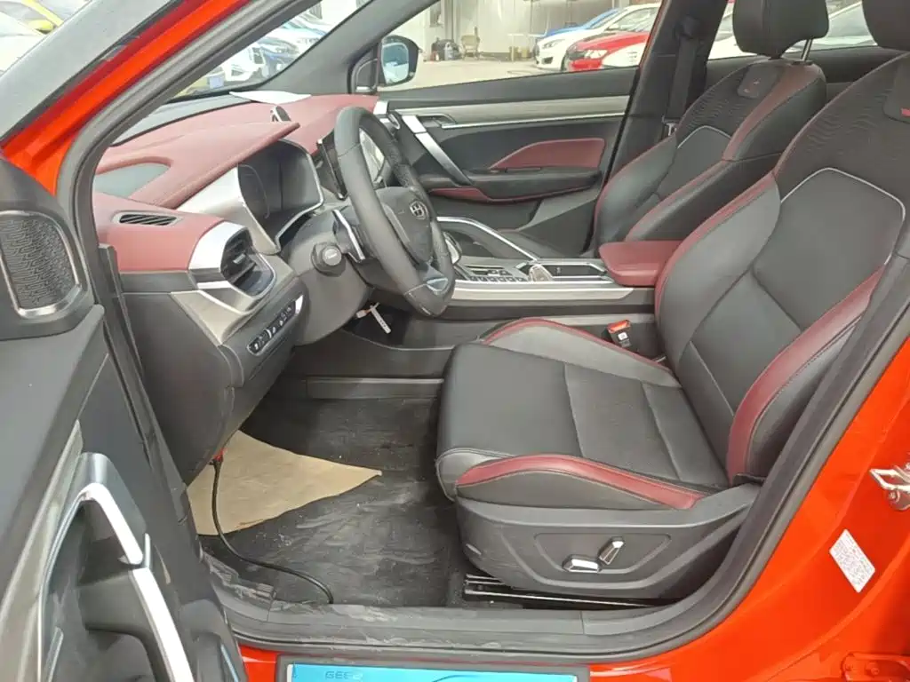 Geely Binyue — миниатюра 15