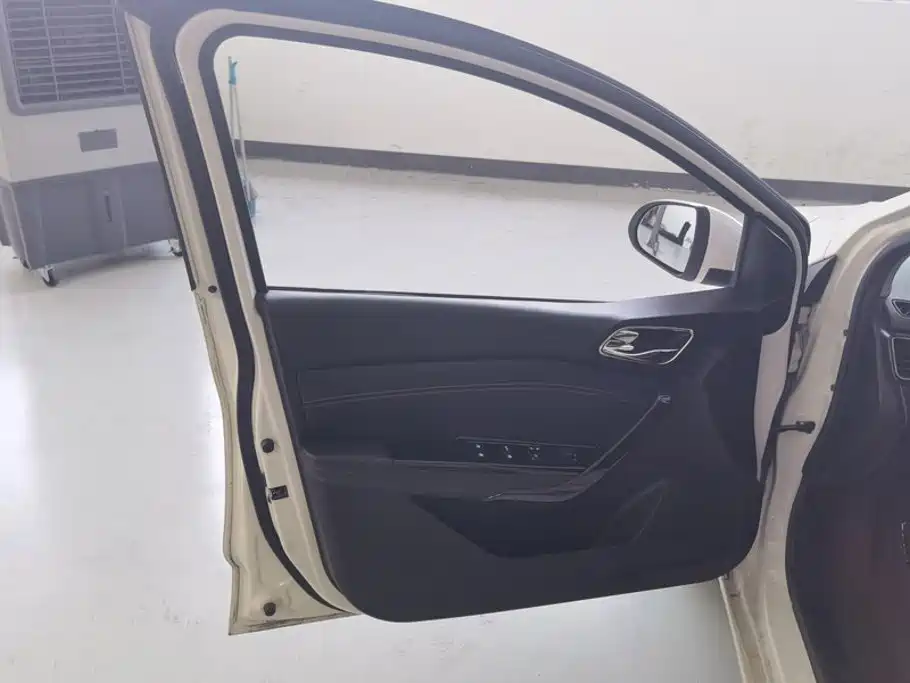 Baojun 310 — миниатюра 7