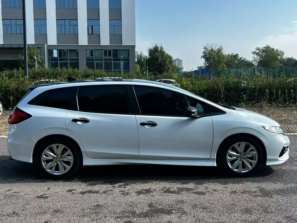 Honda Jade — миниатюра 5