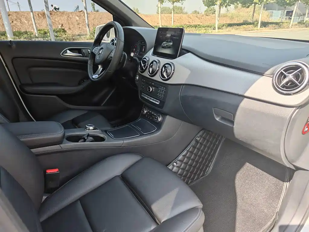 Mercedes-Benz B-Class — миниатюра 22