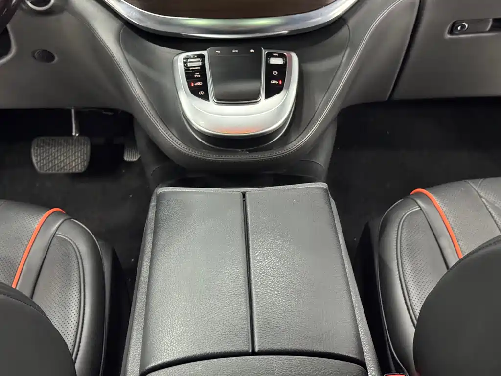 MERCEDES-BENZ V CLASS