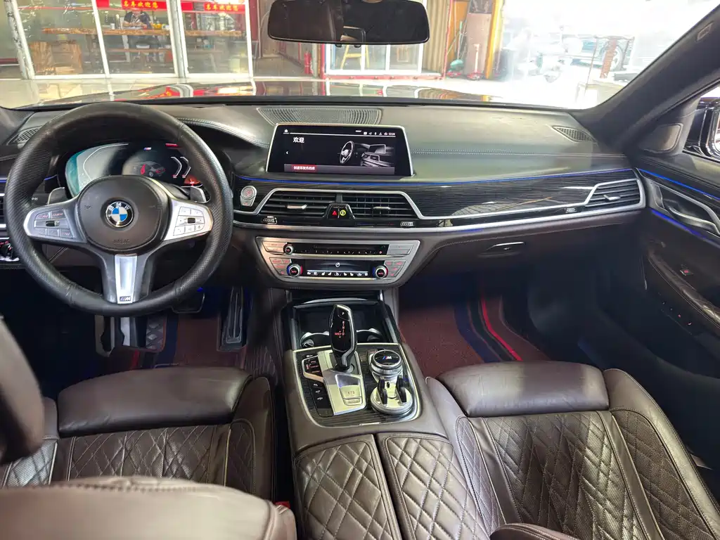 BMW 7 Series — миниатюра 6