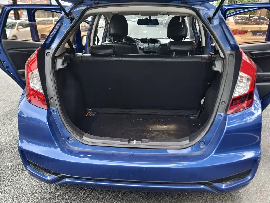 Honda Fit — миниатюра 9