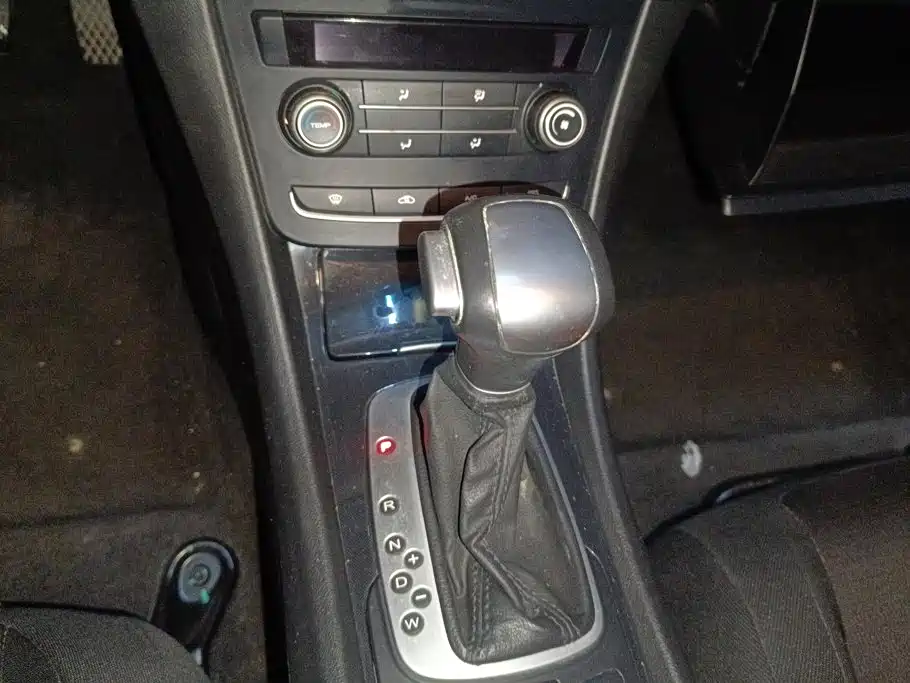 MG MG6 — миниатюра 16