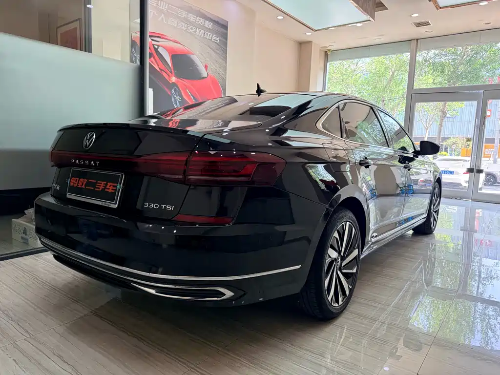 Volkswagen Passat 2023 330TSI Luxury