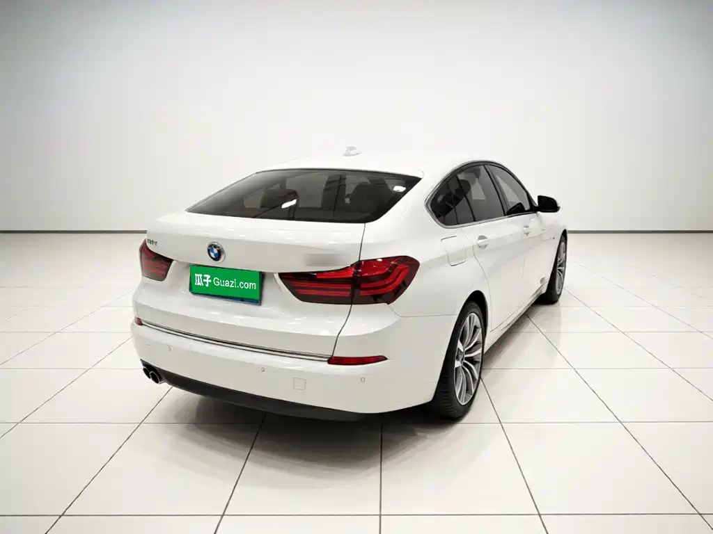 BMW 5 Series GT — миниатюра 6