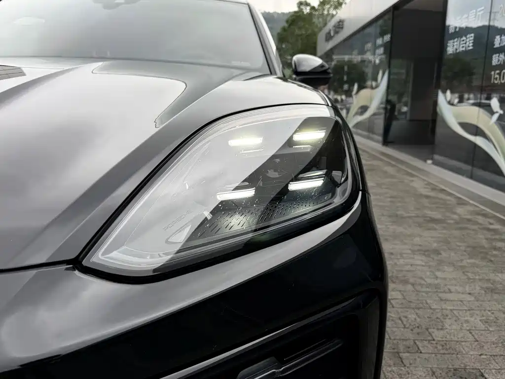 Porsche Cayenne — миниатюра 23