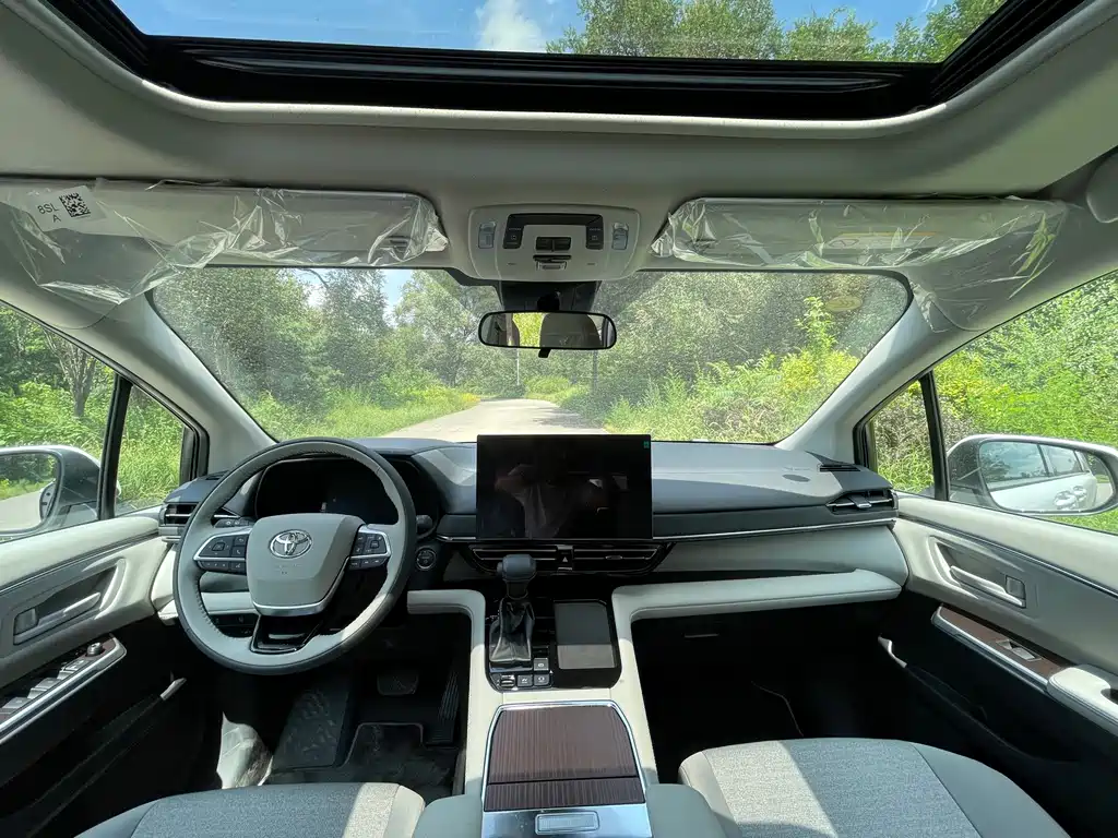 Toyota Sienna — миниатюра 6