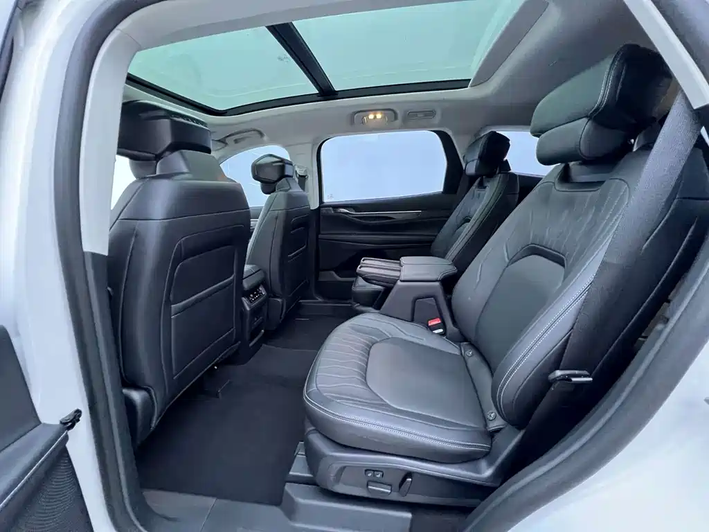 Ford Edge — миниатюра 9