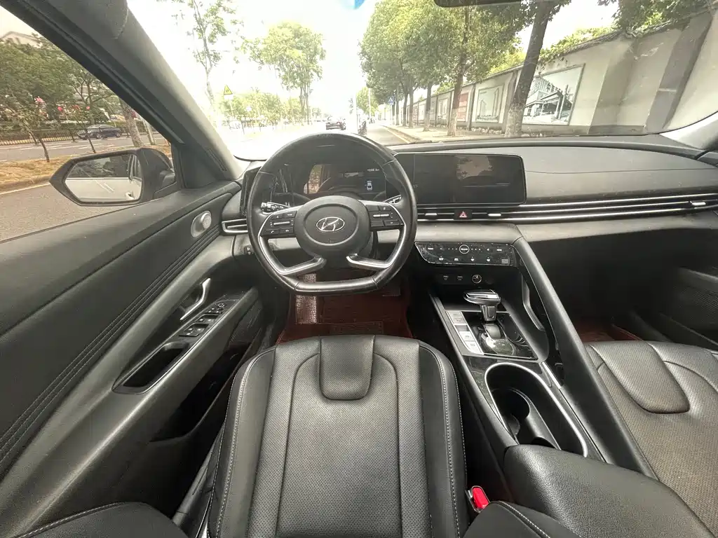 Hyundai Elantra — миниатюра 5