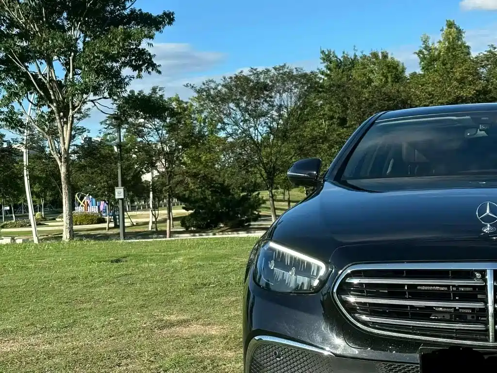 Mercedes-Benz E-Class — миниатюра 2