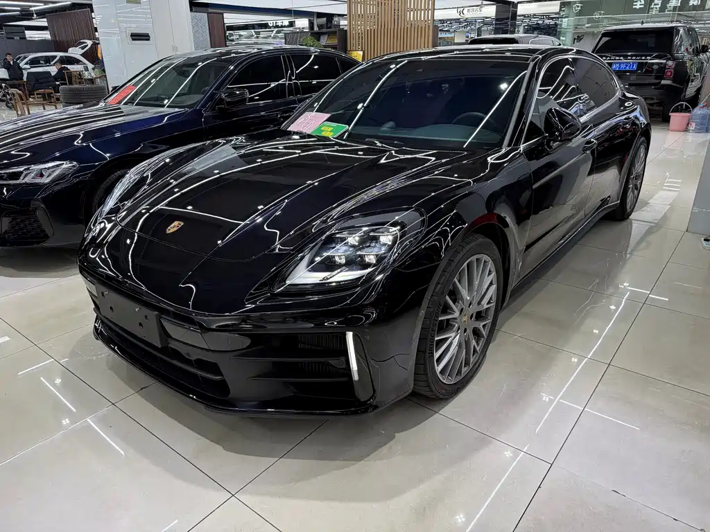 Porsche Panamera 2025