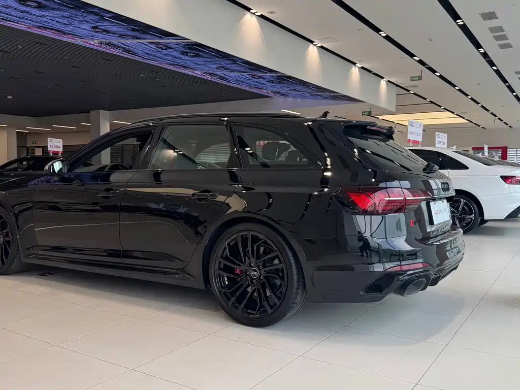 Audi RS 4 — миниатюра 4