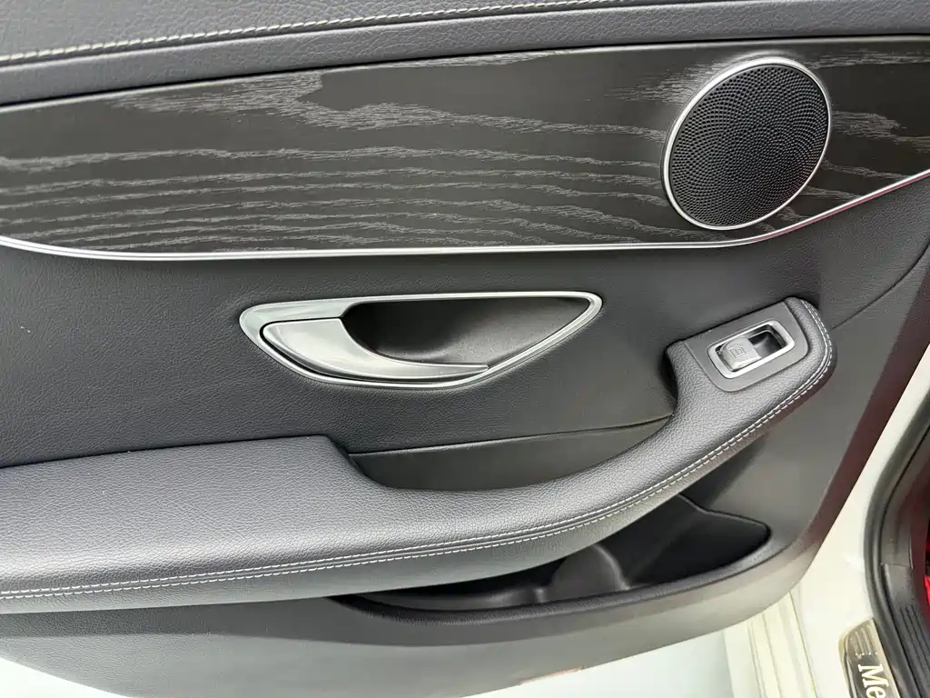 Mercedes-Benz C-Class — миниатюра 9