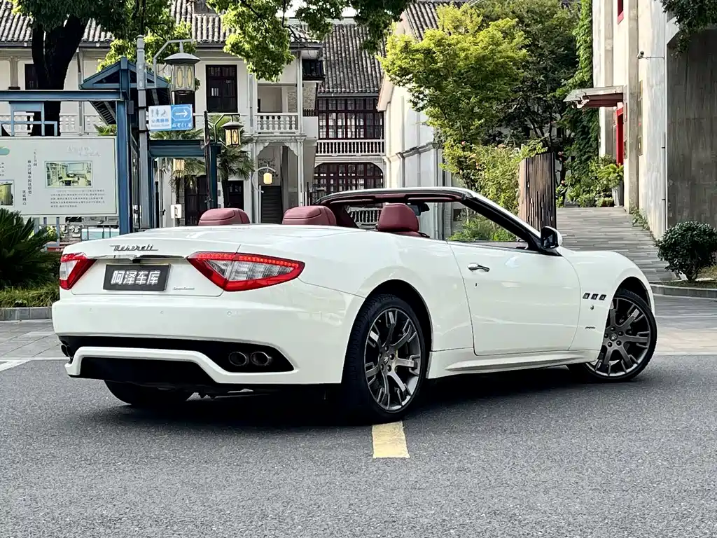 Maserati GranCabrio — миниатюра 3