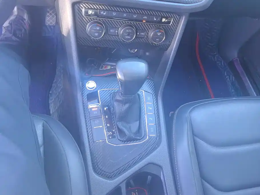 Volkswagen Tiguan L — миниатюра 16