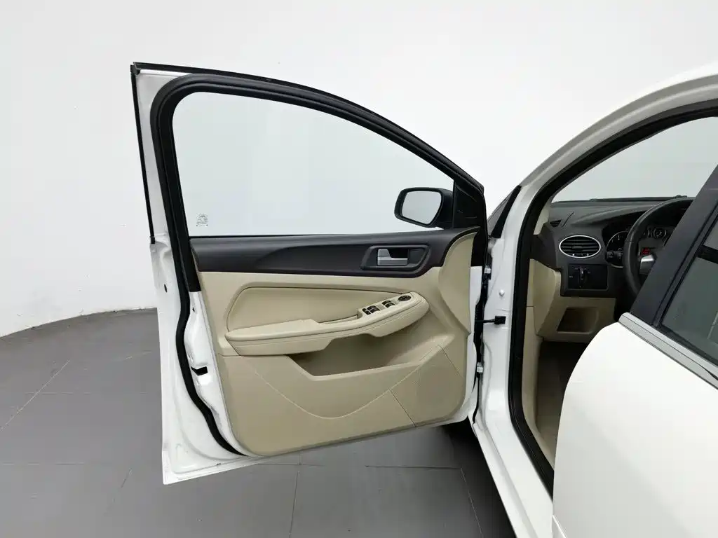 Ford Focus — миниатюра 8