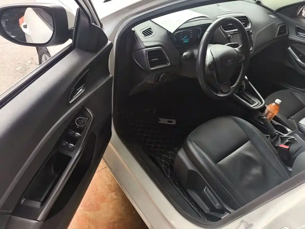 Ford Escort — миниатюра 16