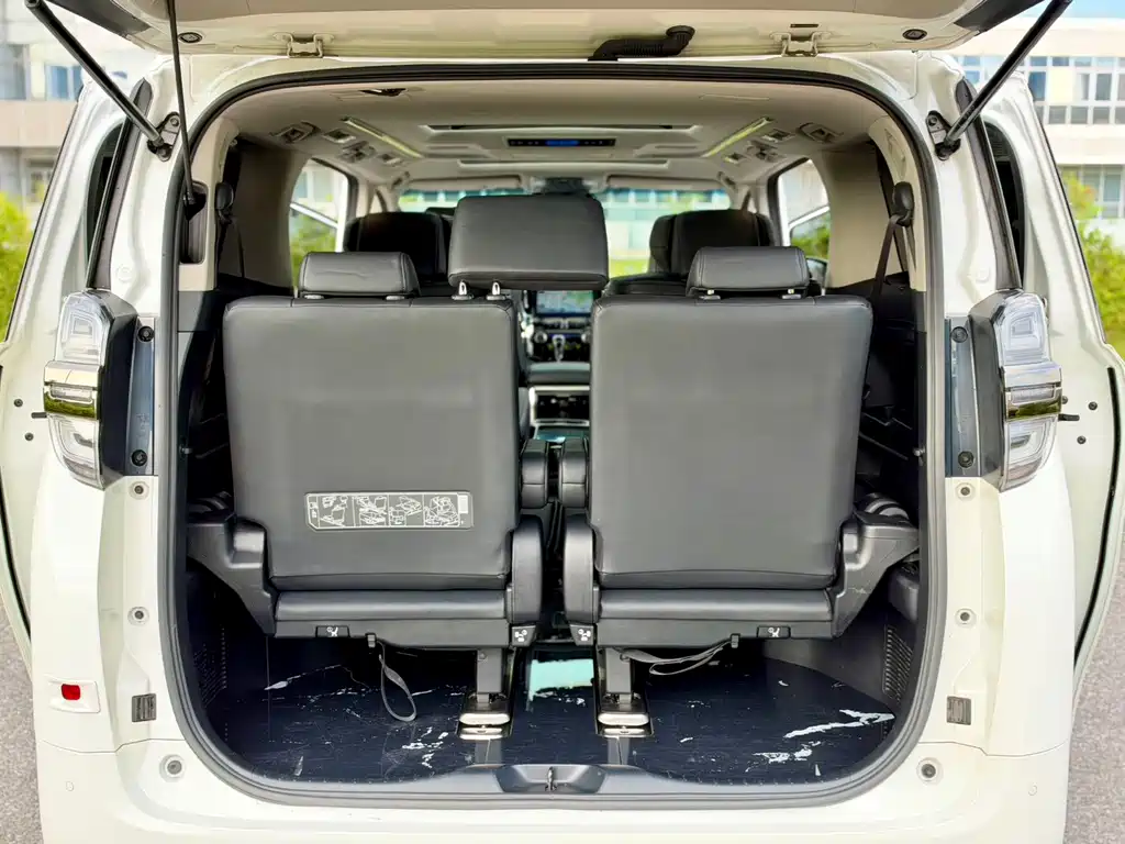 Toyota Vellfire — миниатюра 15