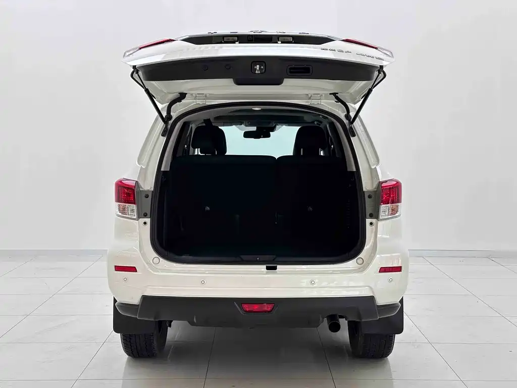 Nissan Terra — миниатюра 8