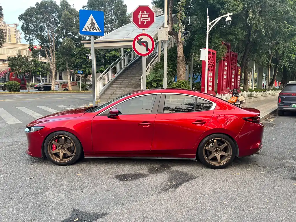 Mazda 3 Axela — миниатюра 10