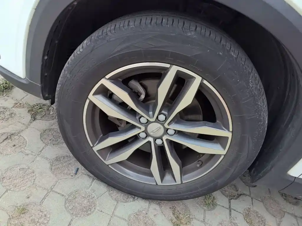 Geely Xingyue — миниатюра 23