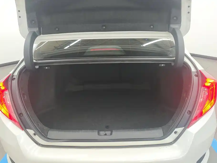 Honda Civic — миниатюра 4
