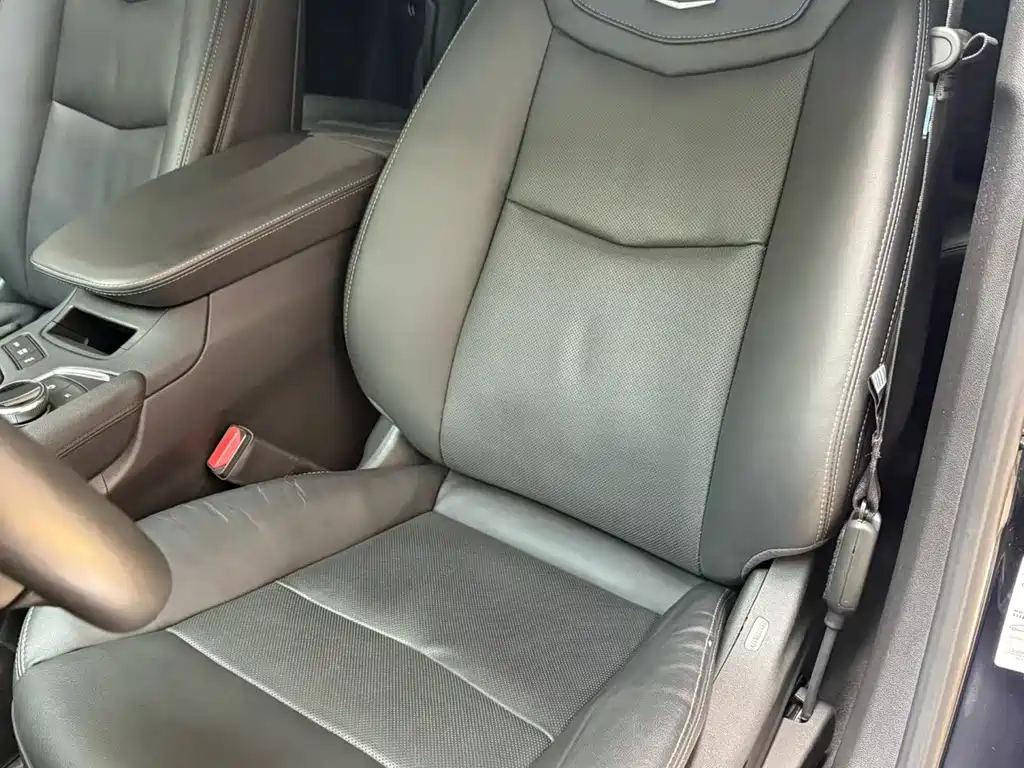 Cadillac XT5 — миниатюра 8