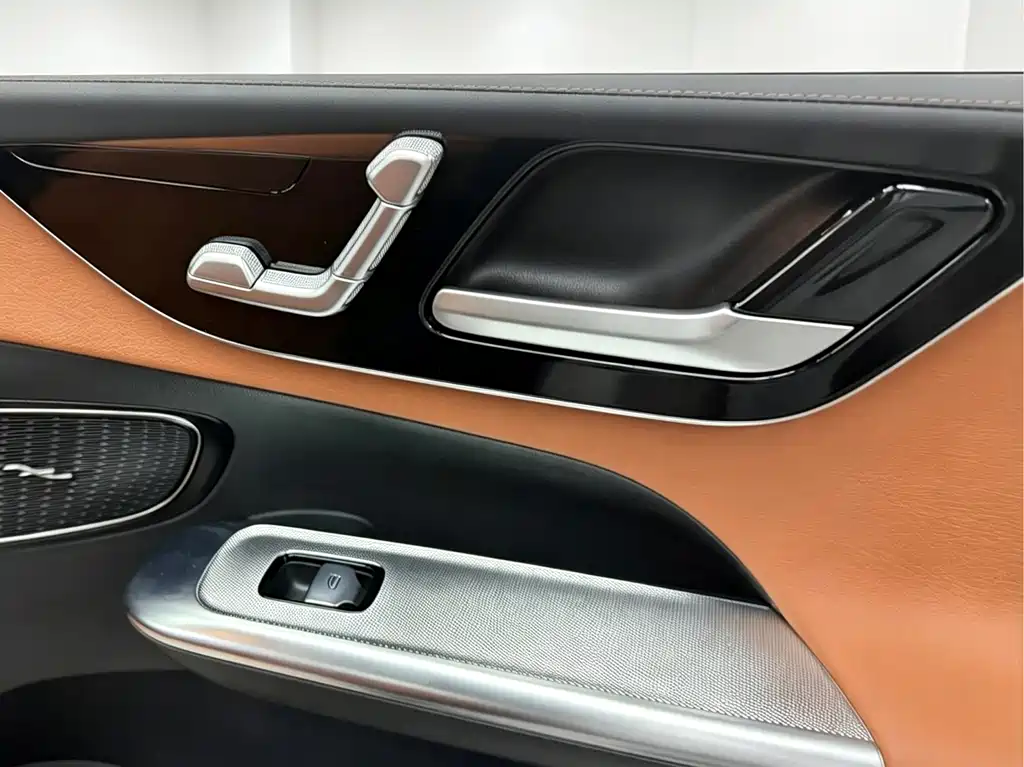 Mercedes-Benz GLC — миниатюра 9