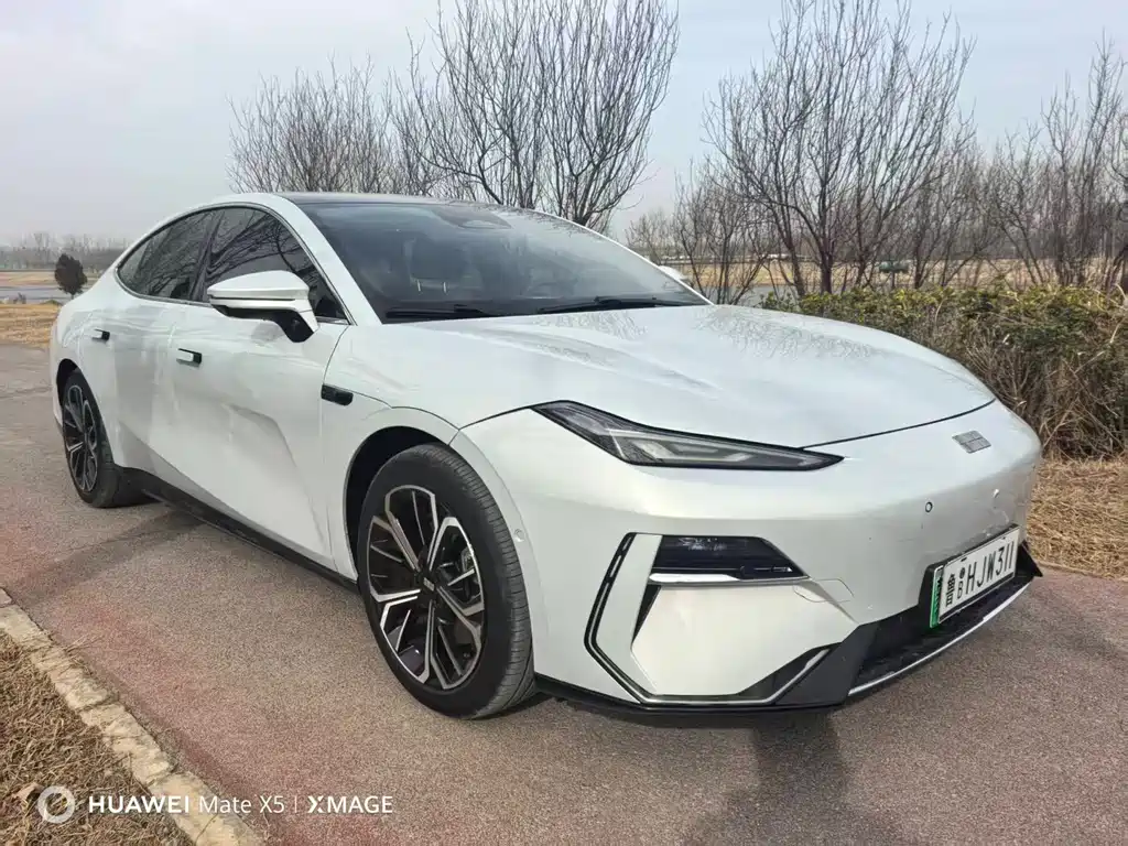 GEELY GALAXY GALAXY E8